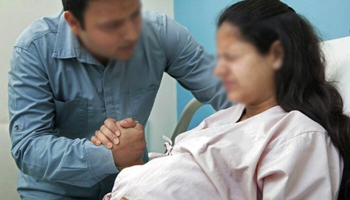 Pareja Labores de parto ISSS El Salvador - Mujer da a luz a cuatro bebes en el ISSS de San Salvador.