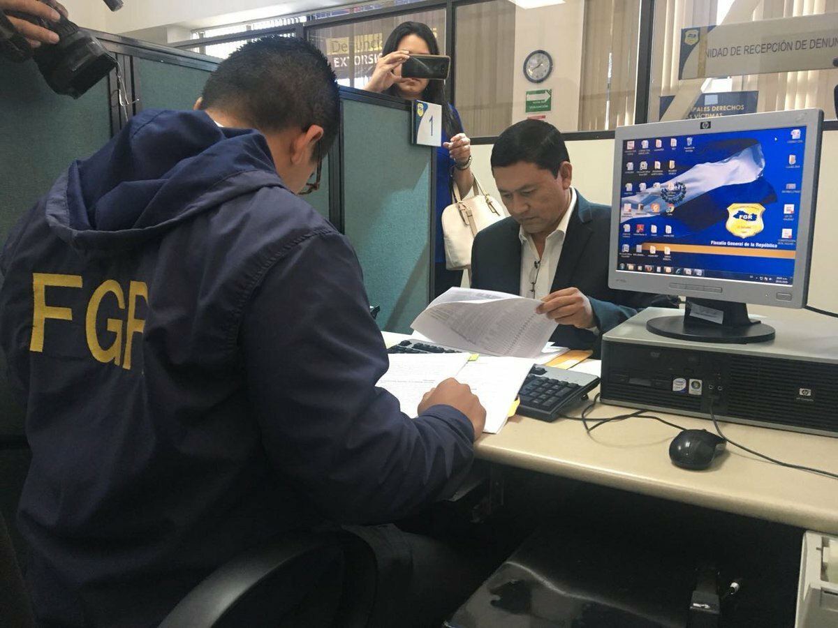 2018012911054286284 - Will Salgado retira denuncia de Fraude Electoral contra Bukele.