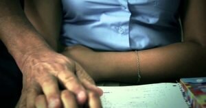 director atiquizaya 300x158 - Sub director de escuela se enfrent&oacute; a la justicia por agresi&oacute;n a alumna.