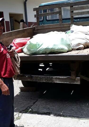 22089395 881536808689177 6474441930408905232 n 3 - Incautan naranjas que hab&iacute;an sido hurtadas de finca en Juayua.