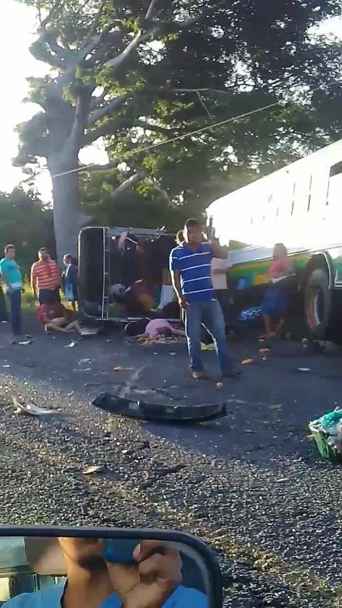 22089395 881536808689177 6474441930408905232 n - Choque entre pickup de la tiendona y bus ruta 205 deja una persona fallecida.