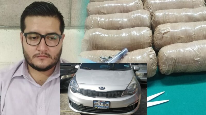 PNC detiene a joven que andaba lleno de paquetes de Mari en su carro en La Escalón.