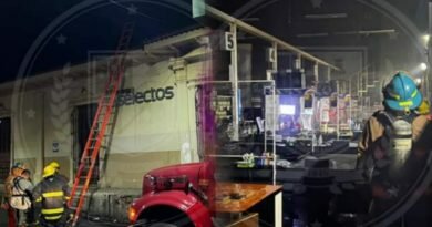 Súper Selectos de Cojutepeque quedó consumido parcialmente por incendio en su interior.