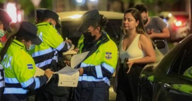 Capturan a joven por conducir en estado de ebriedad en plena capital salvadoreña.