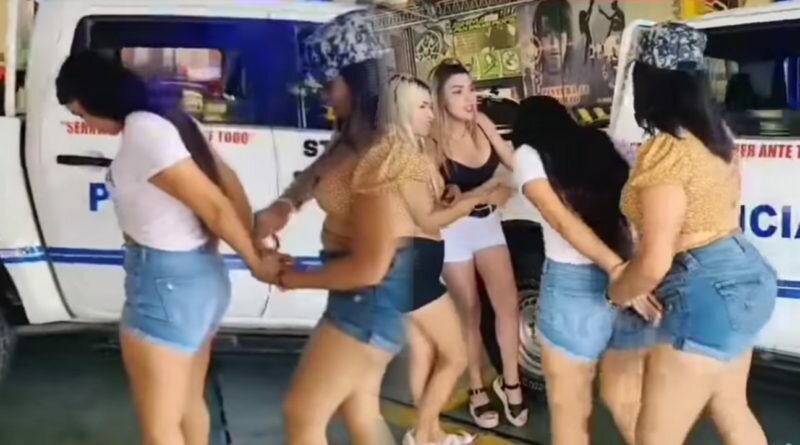 Críticas a edecanes de taller Racing de Ahuachapán por video en patrulla de la PNC.