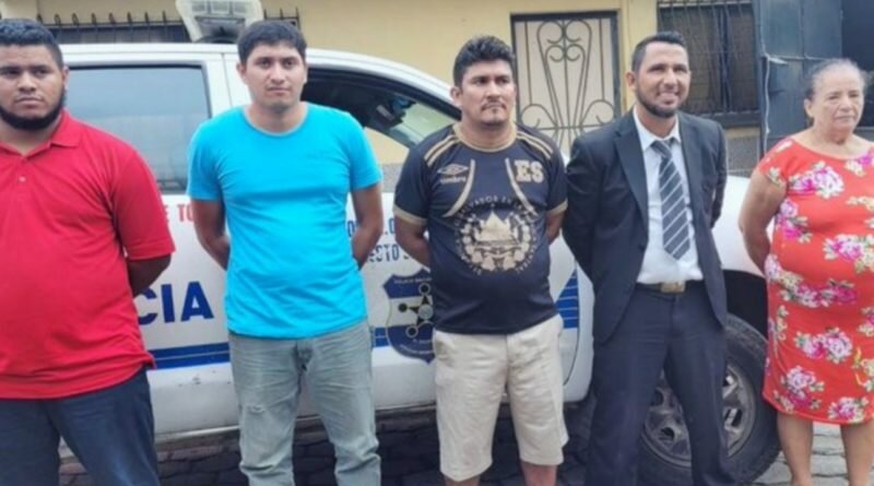 Capturan a banda que hurtaba vehículos y después los vendían pero nunca los entregaban.